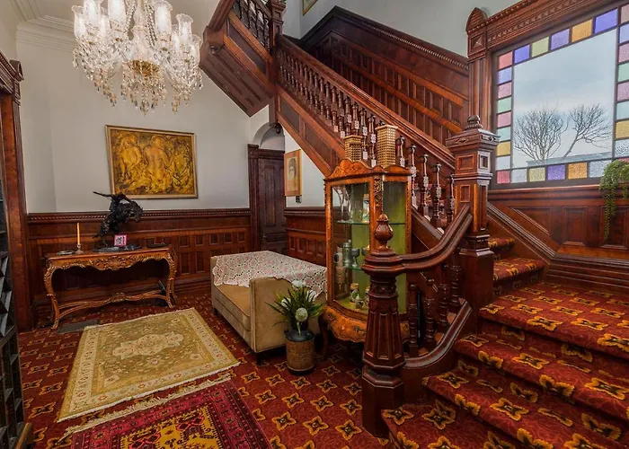 Pinc Lady Mansion
