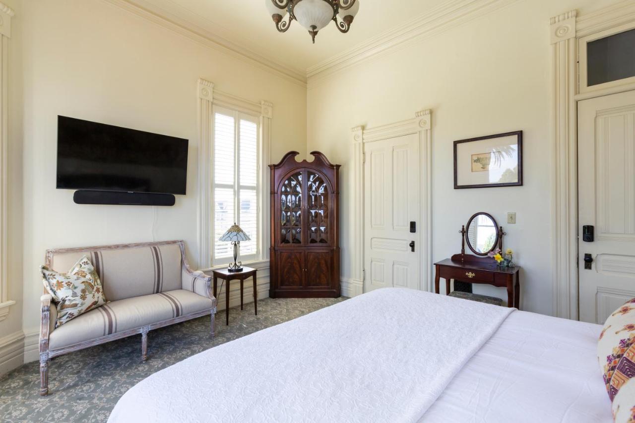 Pinc Lady Mansion Inn Eureka