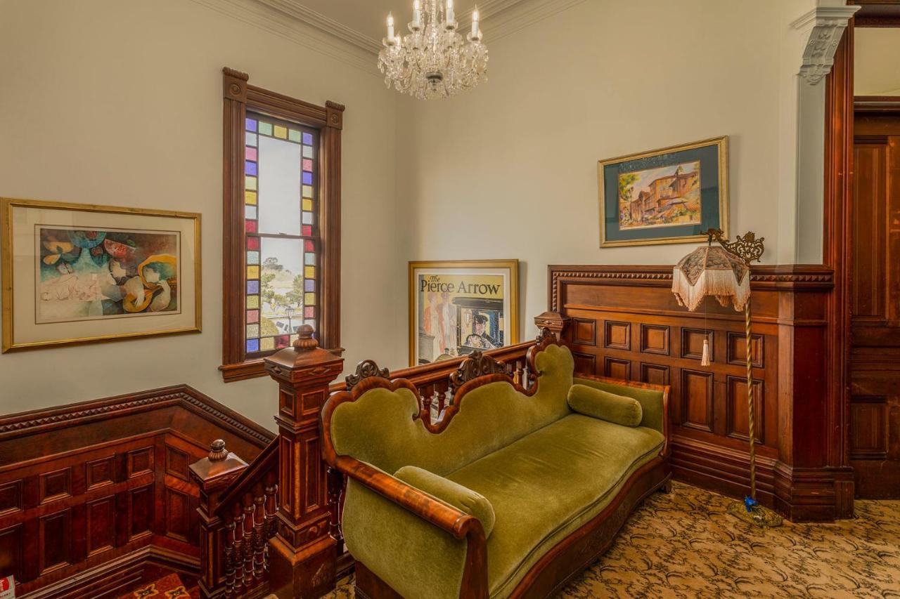 Pinc Lady Mansion Inn