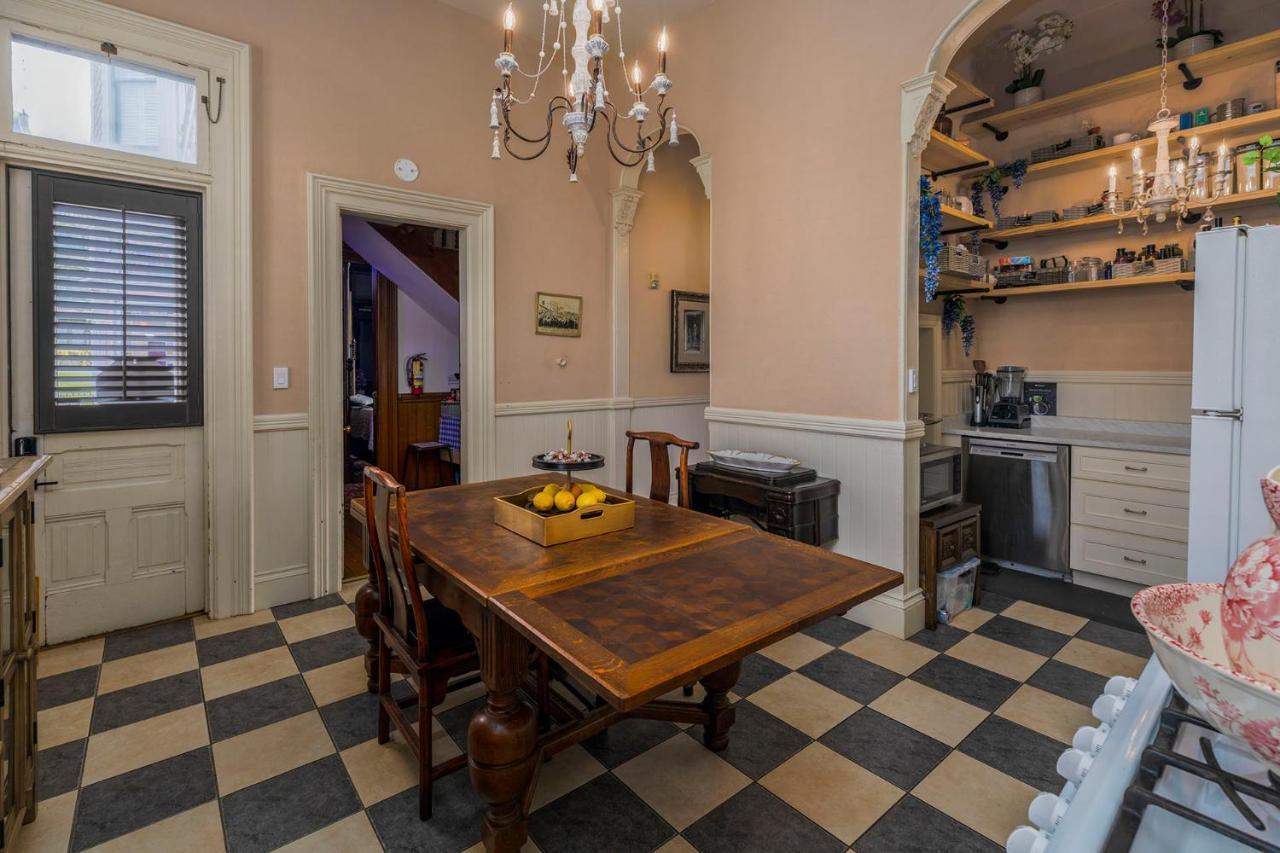 Inn Pinc Lady Mansion Eureka