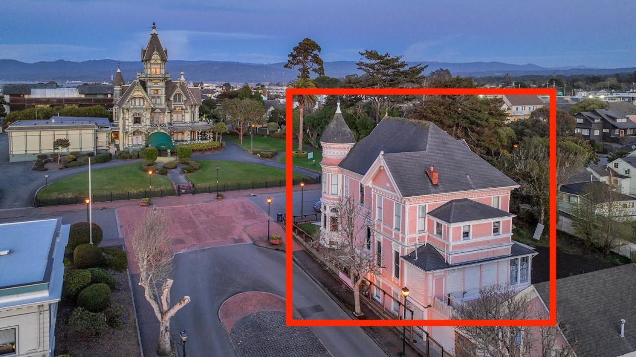 Pinc Lady Mansion *