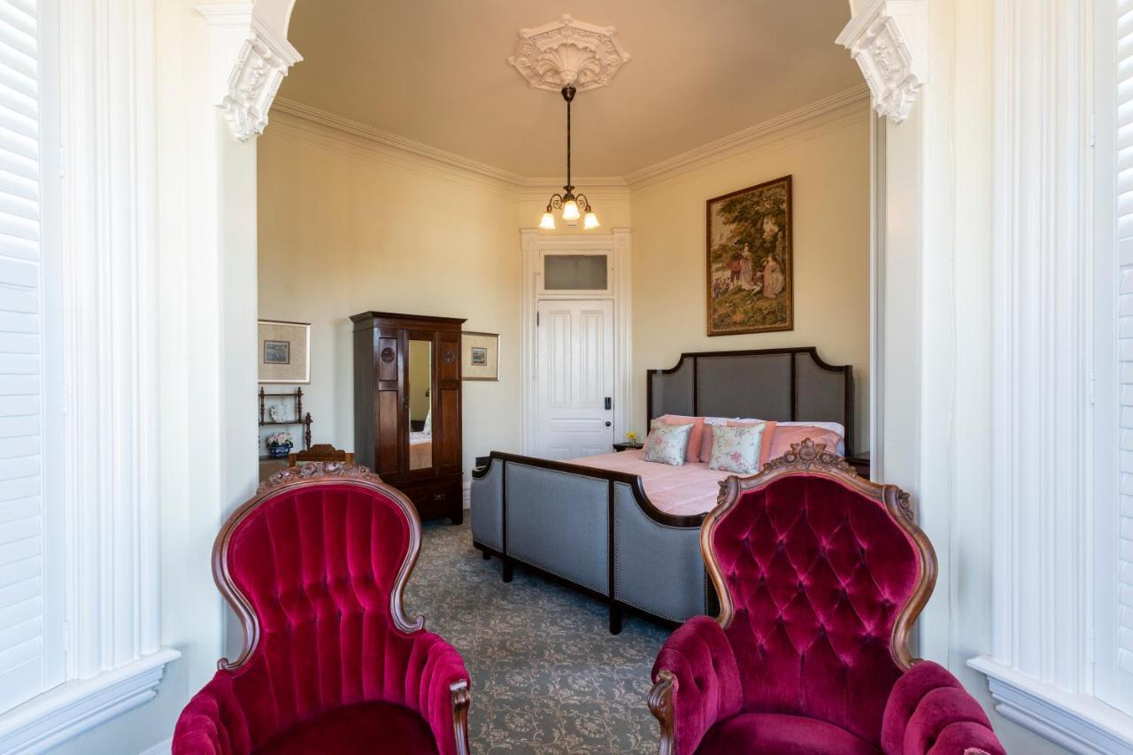 Pinc Lady Mansion